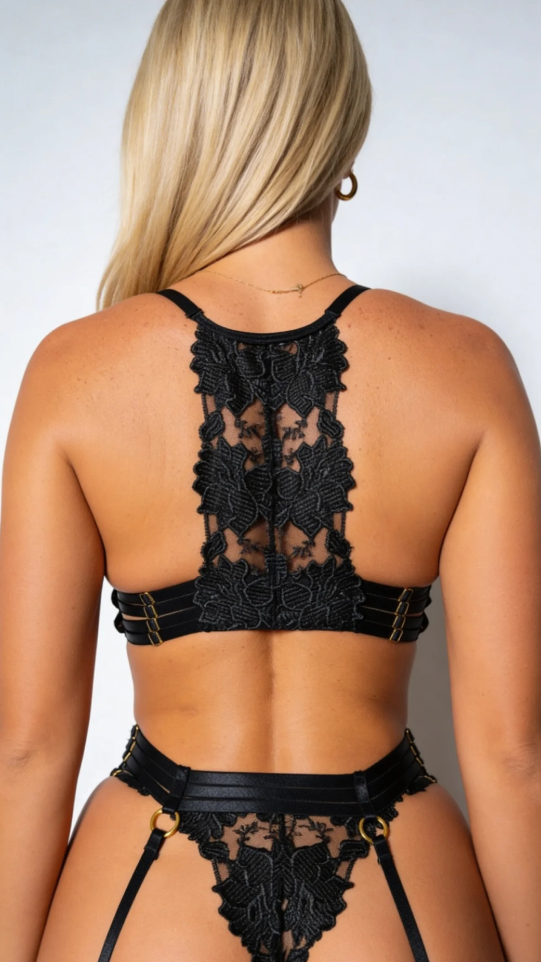 Etuhakasellinen Lingeriesetti